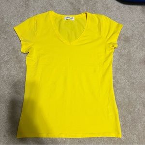 Yellow kettlewell V-neck